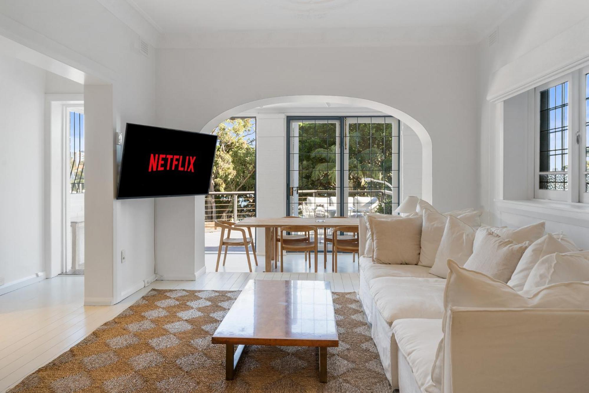 Apartment Executive 2br With Balcony Near Yarranabbe Park *